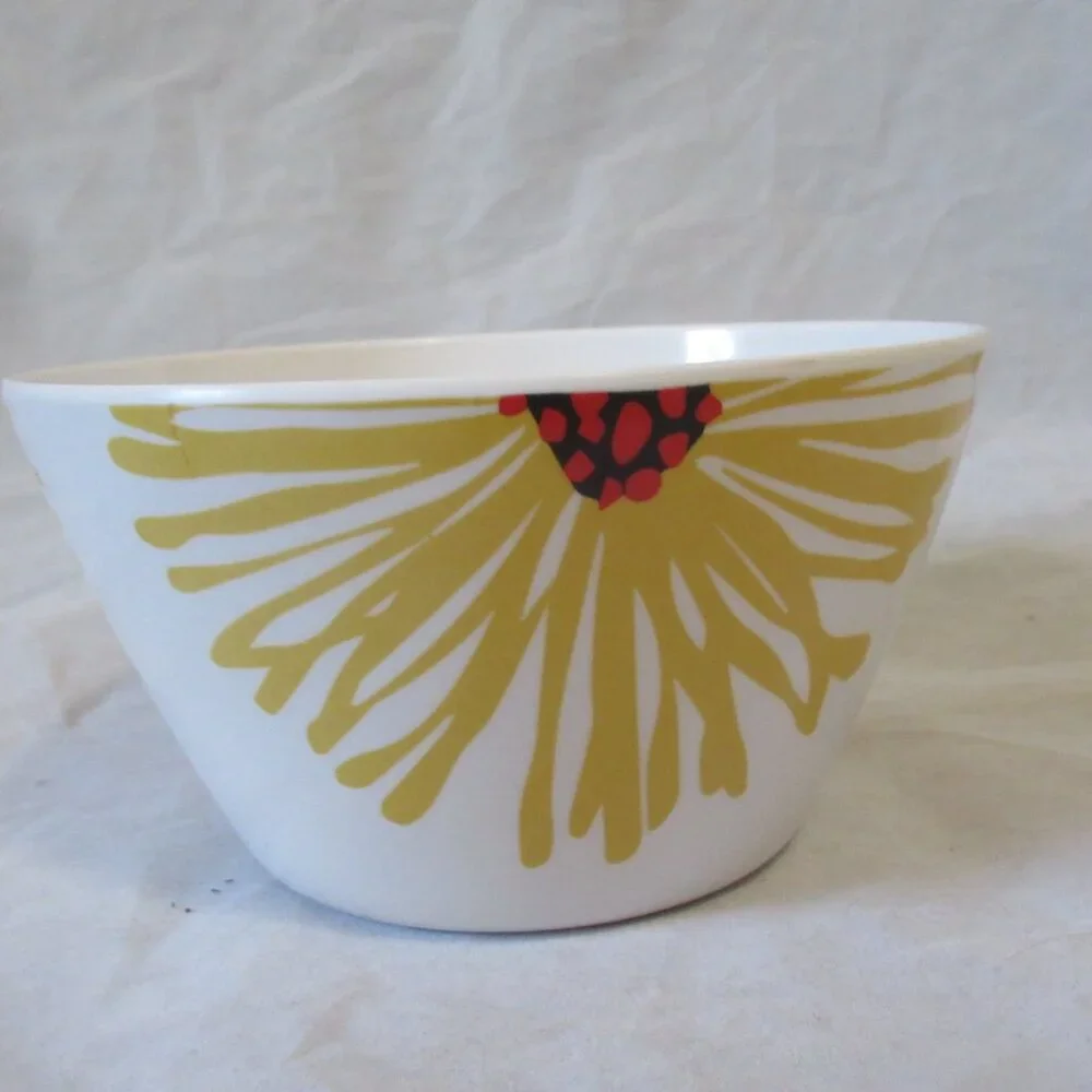 Crate & Barrel Melamine Daisy Cereal Bowl set of 8 Flower yellow NEW 382-542